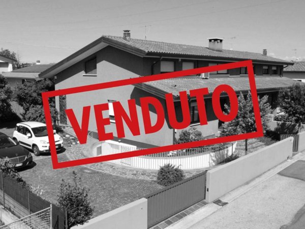 casa indipendente in vendita a Tavagnacco in zona Feletto Umberto