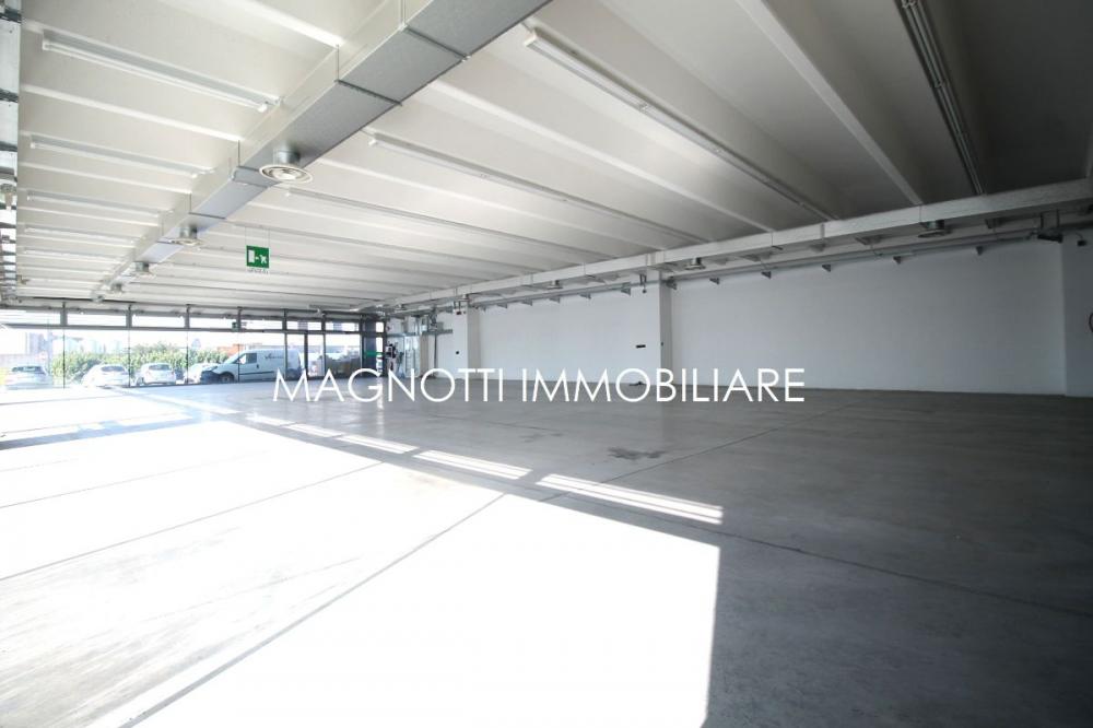 negozio in vendita a Tavagnacco