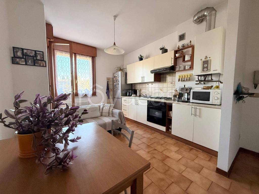 appartamento in vendita a Tavagnacco in zona Colugna