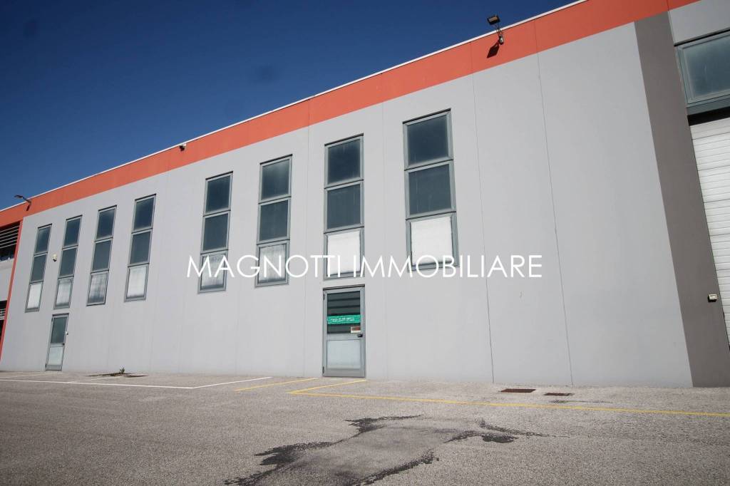 quadrivano in vendita a Tavagnacco in zona Feletto Umberto