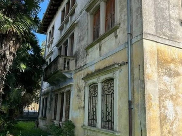 casa indipendente in vendita a Tavagnacco in zona Feletto Umberto