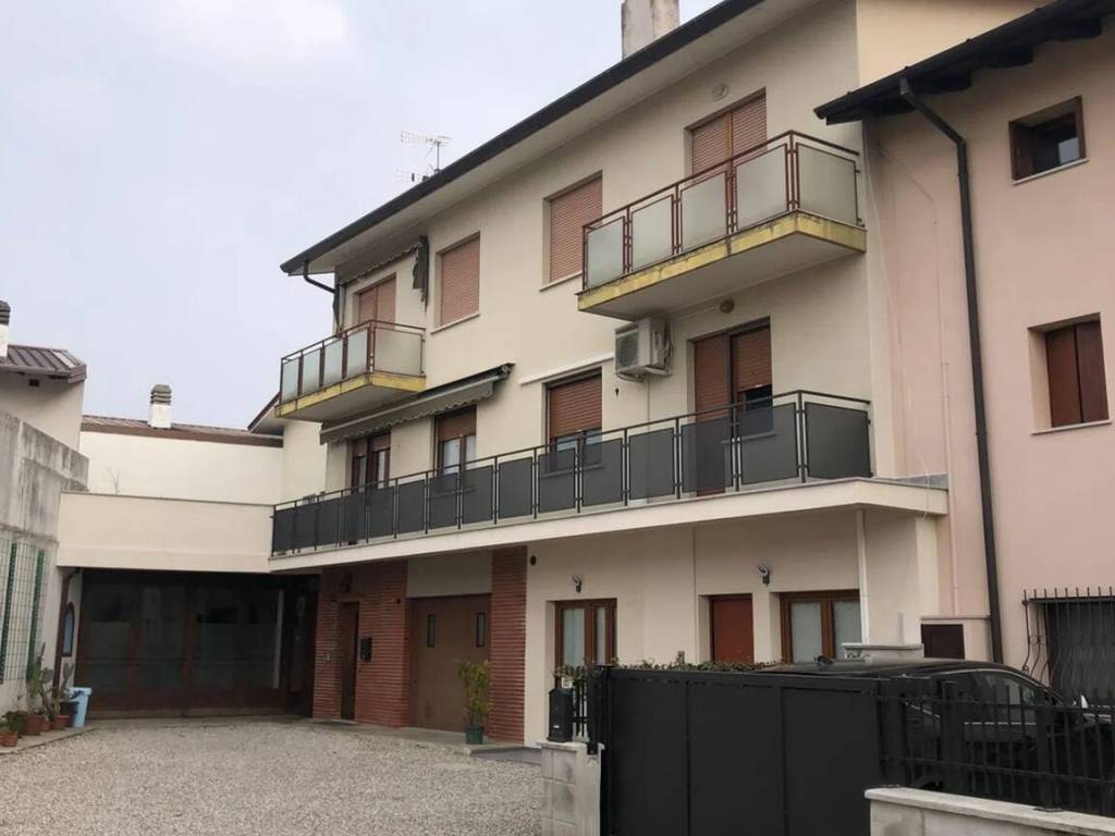 appartamento in vendita a Tavagnacco in zona Colugna