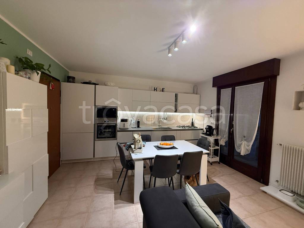 appartamento in vendita a Tavagnacco in zona Feletto Umberto