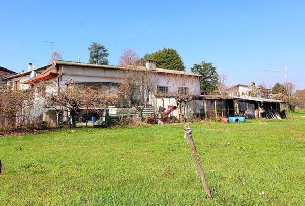 casa indipendente in vendita a Tavagnacco