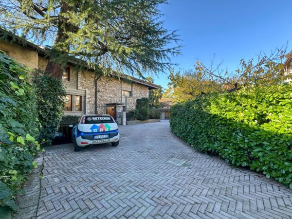 casa indipendente in vendita a Tavagnacco in zona Feletto Umberto