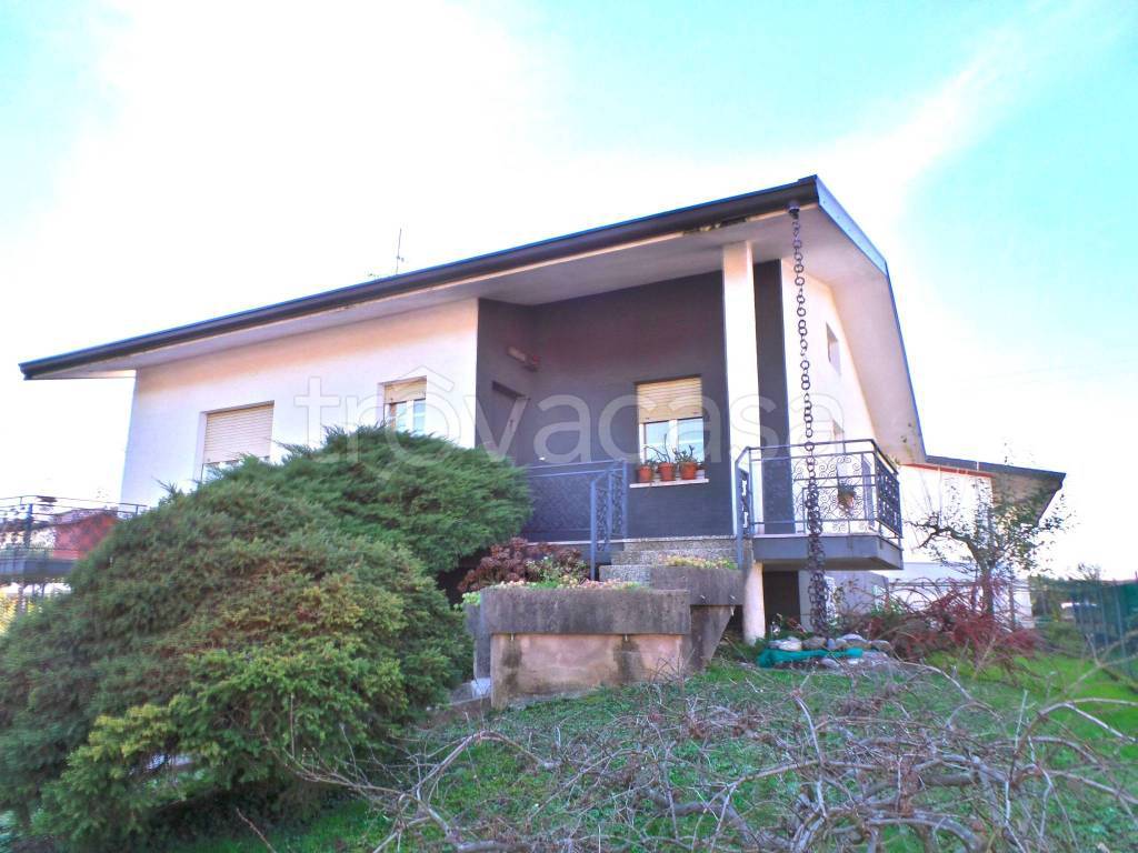 casa indipendente in vendita a Tavagnacco in zona Feletto Umberto