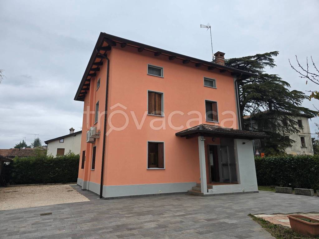 casa indipendente in vendita a Tavagnacco