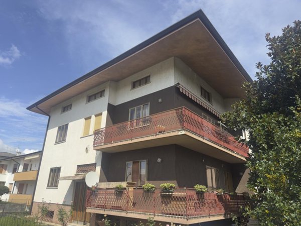 appartamento in vendita a Tavagnacco in zona Colugna