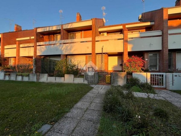 casa indipendente in vendita a Tavagnacco in zona Feletto Umberto