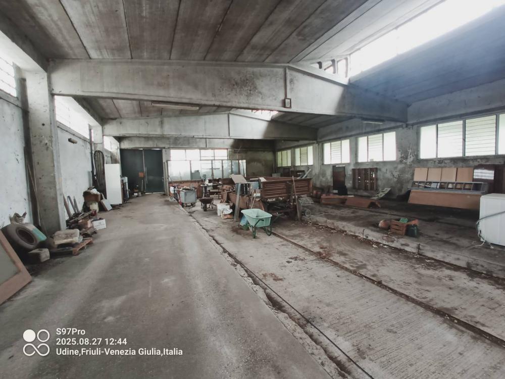 capannone in vendita a Tavagnacco