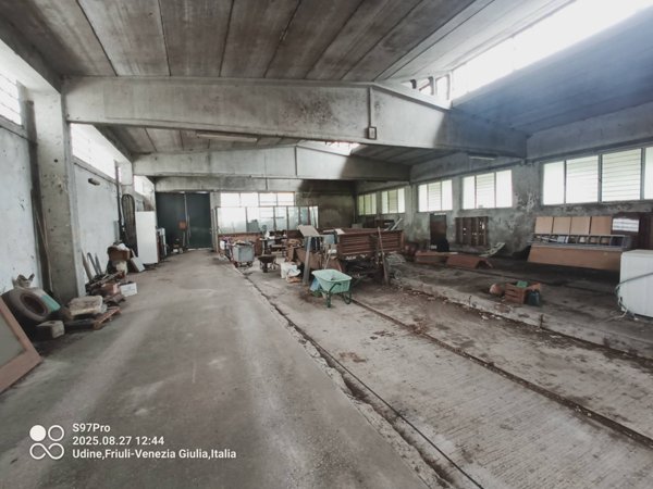 capannone in vendita a Tavagnacco