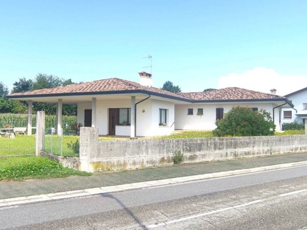 casa indipendente in vendita a Tavagnacco