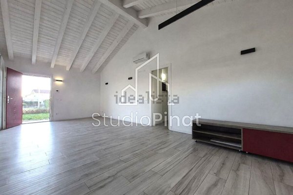 casa indipendente in vendita a Tavagnacco in zona Adegliacco