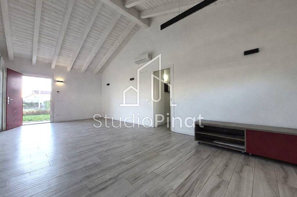 casa indipendente in vendita a Tavagnacco in zona Feletto Umberto