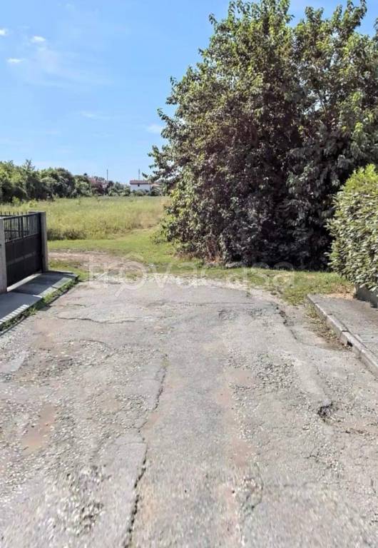 terreno edificabile in vendita a Tavagnacco in zona Feletto Umberto