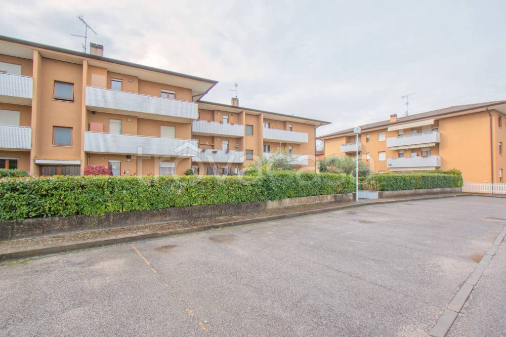 appartamento in vendita a Tavagnacco in zona Feletto Umberto