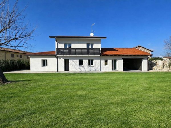 casa indipendente in vendita a Tavagnacco in zona Feletto Umberto