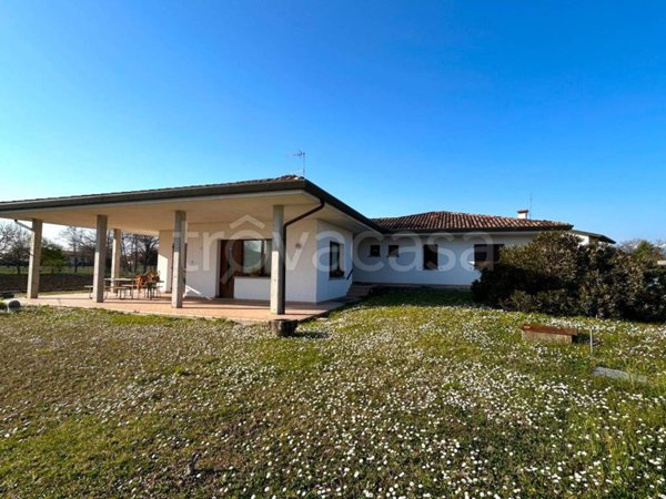 casa indipendente in vendita a Tavagnacco