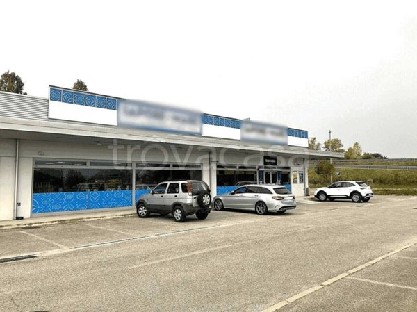 negozio in vendita a Tavagnacco