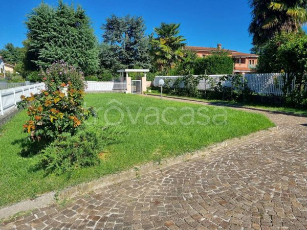 casa indipendente in vendita a Tavagnacco in zona Feletto Umberto