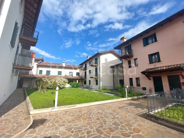 appartamento in vendita a Tavagnacco in zona Feletto Umberto