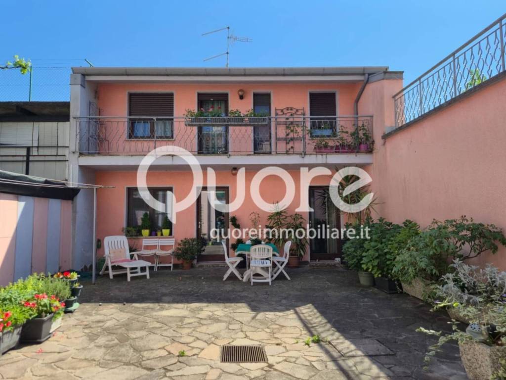 casa indipendente in vendita a Tavagnacco in zona Colugna
