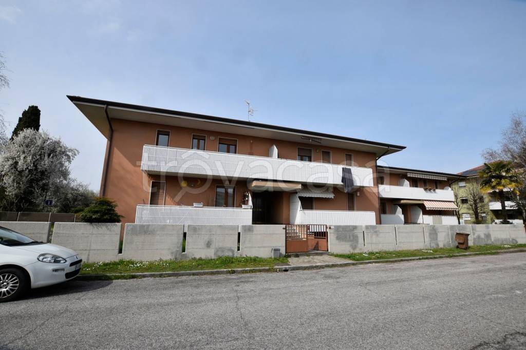 appartamento in vendita a Tavagnacco in zona Feletto Umberto