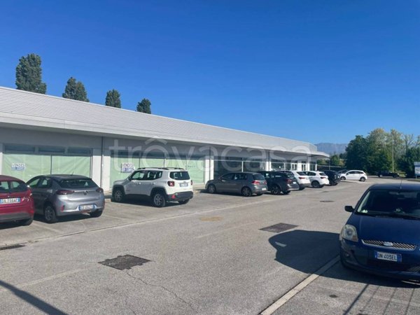 negozio in vendita a Tavagnacco