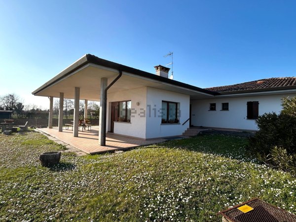casa indipendente in vendita a Tavagnacco in zona Branco