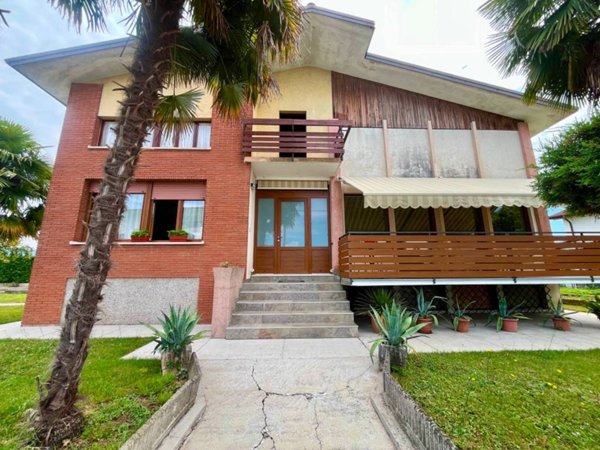 casa indipendente in vendita a Tavagnacco in zona Branco