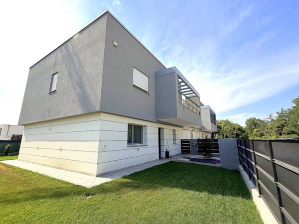 casa indipendente in vendita a Tavagnacco in zona Colugna