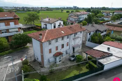 casa indipendente in vendita a Tavagnacco