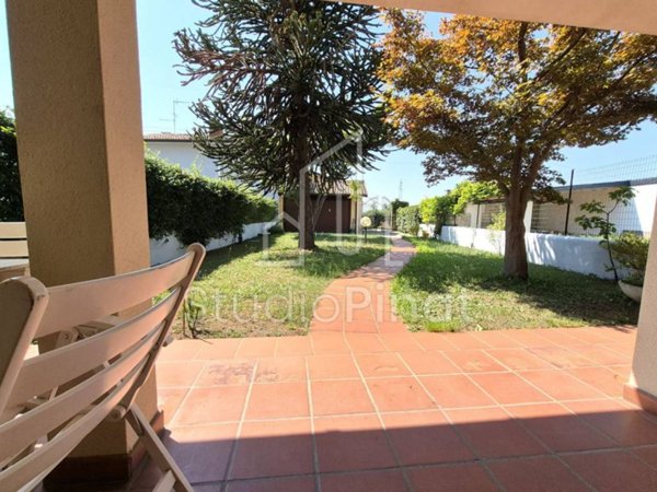 casa indipendente in vendita a Tavagnacco in zona Branco
