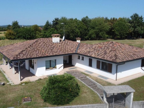 casa indipendente in vendita a Tavagnacco in zona Branco