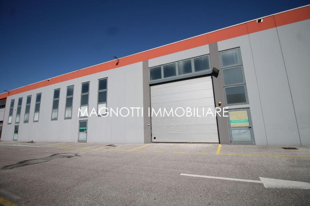 locale di sgombero in vendita a Tavagnacco in zona Branco