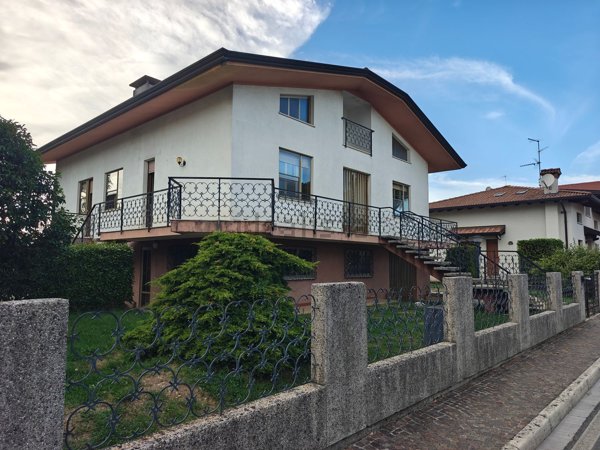 casa indipendente in vendita a Tavagnacco in zona Cavalicco