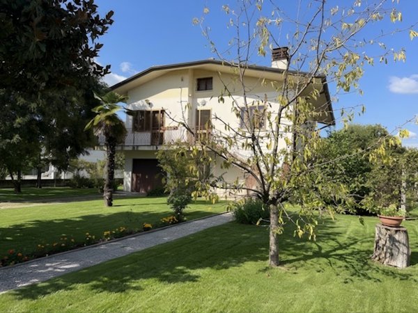 casa indipendente in vendita a Tavagnacco in zona Colugna