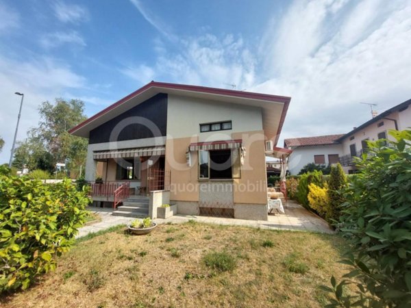 casa indipendente in vendita a Tavagnacco in zona Feletto Umberto