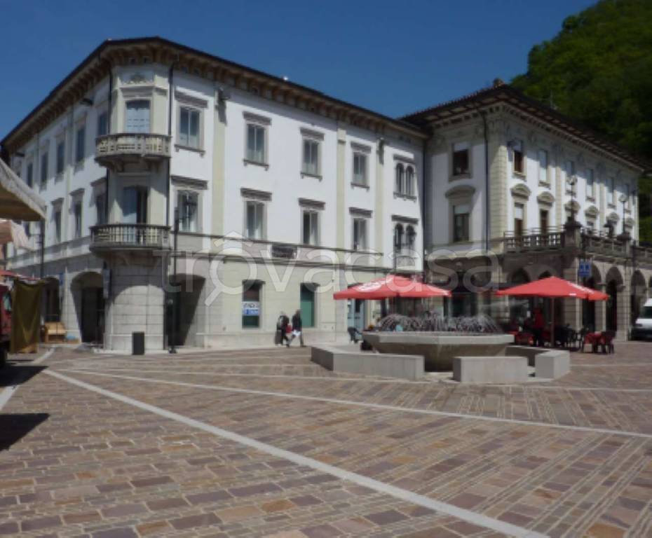 negozio in vendita a Tolmezzo
