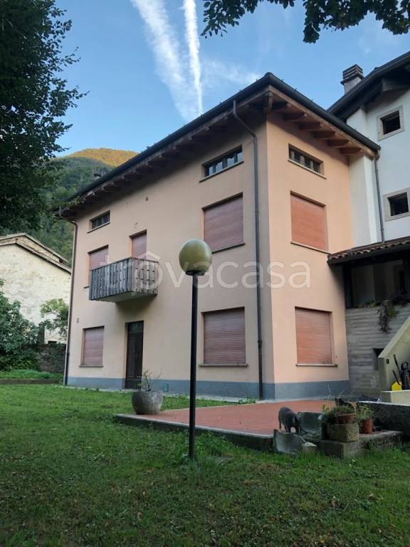 casa indipendente in vendita a Tolmezzo in zona Imponzo