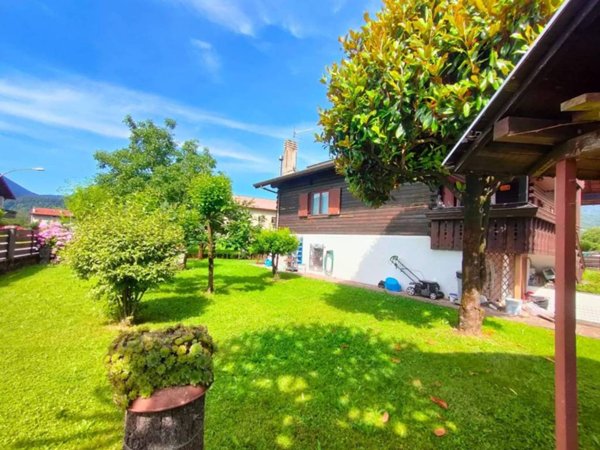 casa indipendente in vendita a Tolmezzo