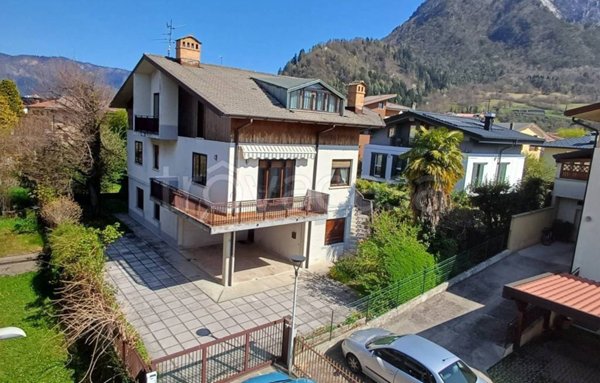 casa indipendente in vendita a Tolmezzo