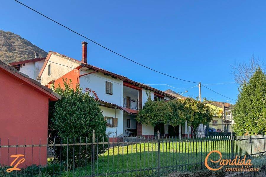 casa indipendente in vendita a Tolmezzo in zona Cazzaso