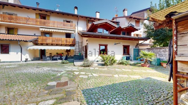 casa indipendente in vendita a Tolmezzo