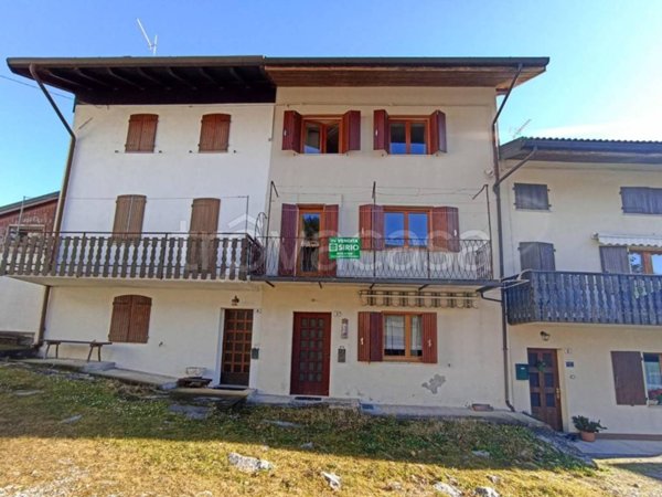 casa indipendente in vendita a Tolmezzo in zona Terzo