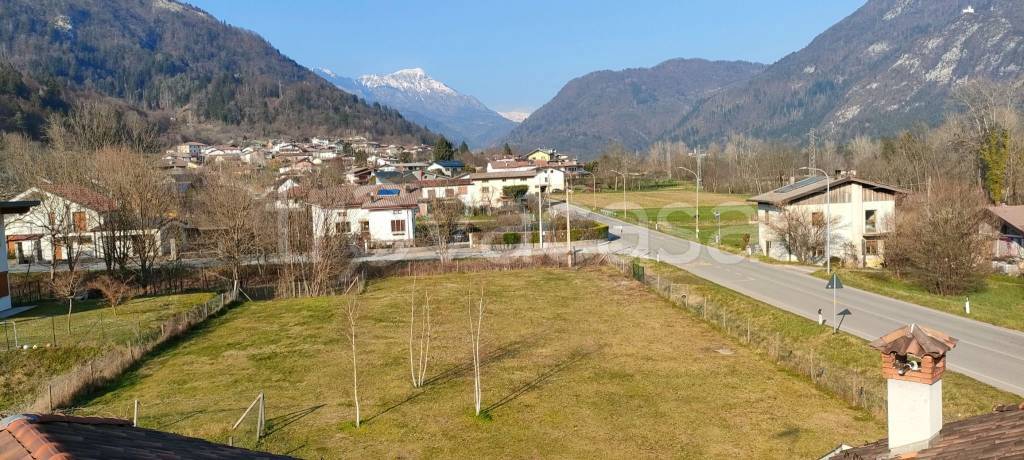 casa indipendente in vendita a Tolmezzo in zona Terzo