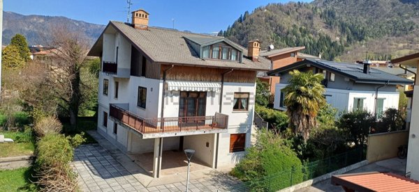 casa indipendente in vendita a Tolmezzo