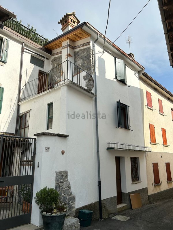 casa indipendente in vendita a Tolmezzo in zona Fusea