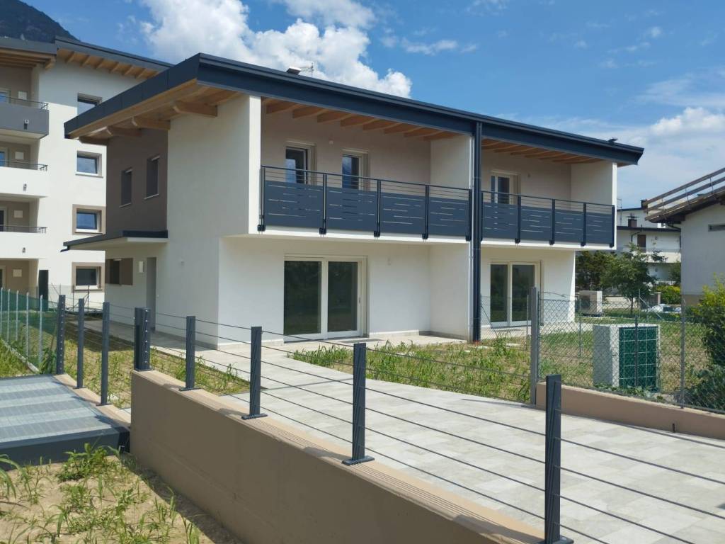 casa indipendente in vendita a Tolmezzo