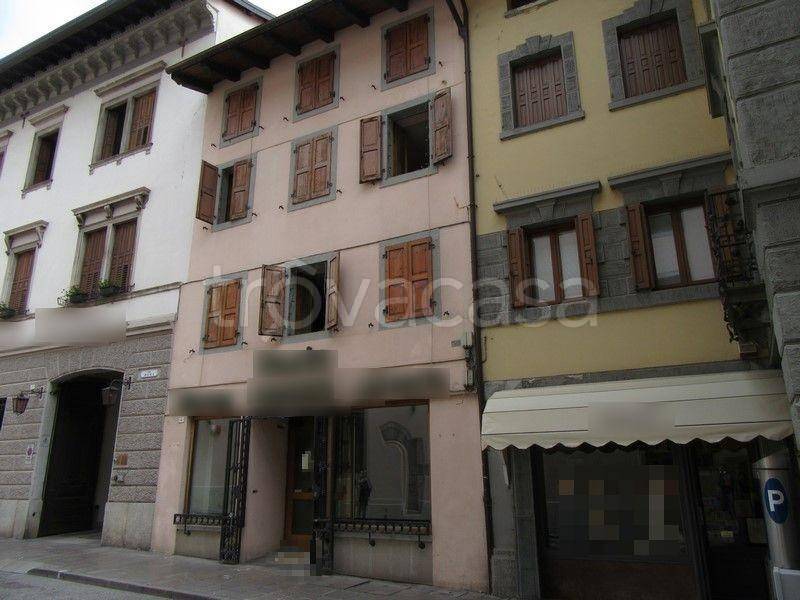 negozio in vendita a Tolmezzo in zona Terzo
